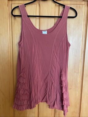 S   Free People.  Romantic Rust  Ruffled Tank